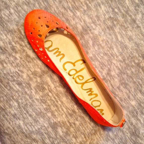 Bright orange/coral Sam Edelman perforated "snakeskin" flats 8.5 - Picture 2 of 4